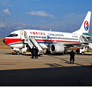 滨海航空运输航空快运业稳步发展的原因是什么？